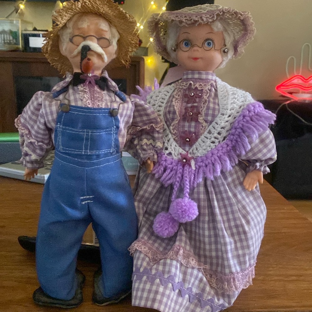 Vintage “ma and pa” soap bottle dolls, all original collectible